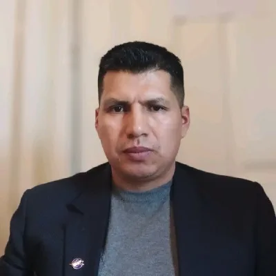 Retrato de Benjamin Otavalo, Geologist y co-founder de Grand Pawn